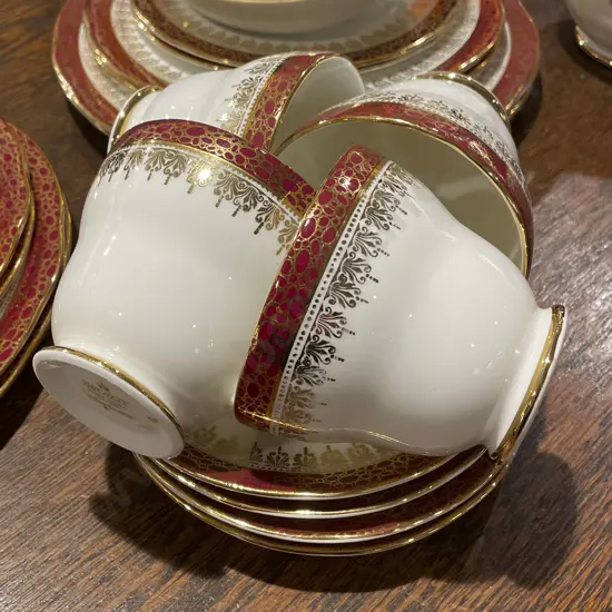 Duchess "Winchester" Part Dinner Set (53)