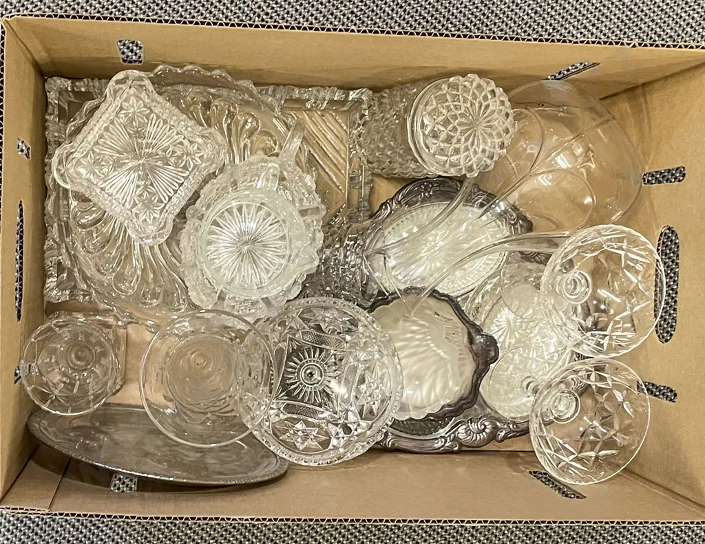 Box of Assorted Crystal and Glassware Image 1++