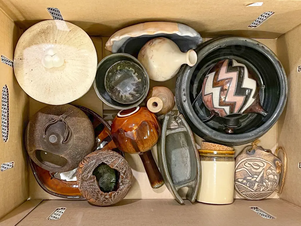 Box of Assorted Pottery Image 1++