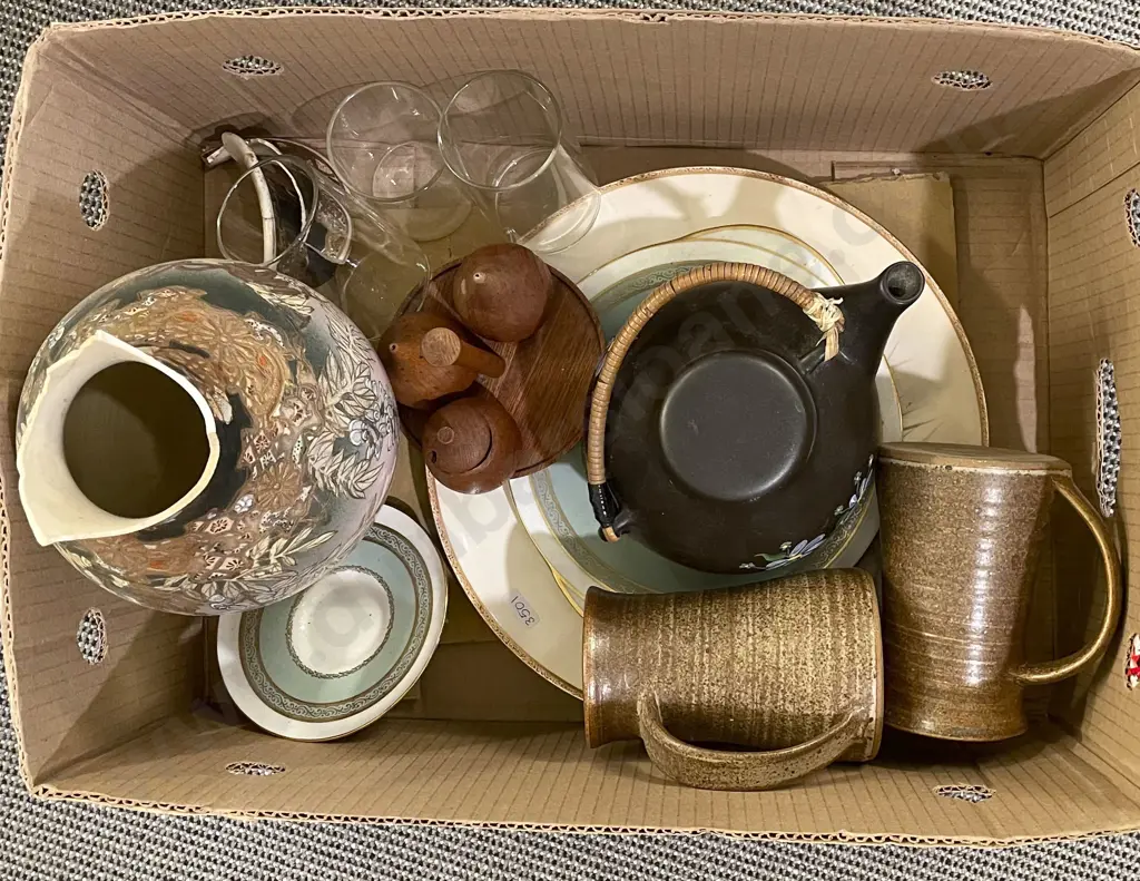 Box of Assorted China and Pottery Image 1++