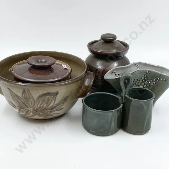 Five Pieces of Assorted Pottery