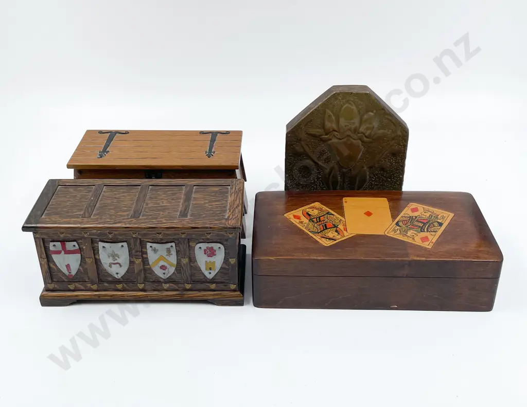 Vintage Games Box Together With Two Jewellery Boxes Etc Image 1++