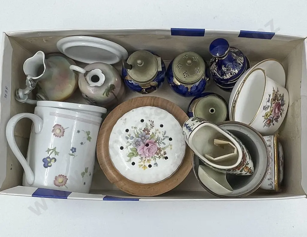Small Qty of Assorted Fancy China Including Royal Worcester Image 1++