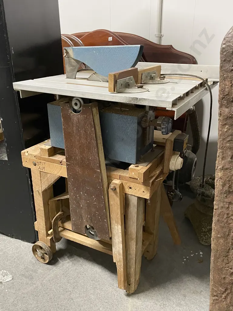 Large Saw Bench Image 1++