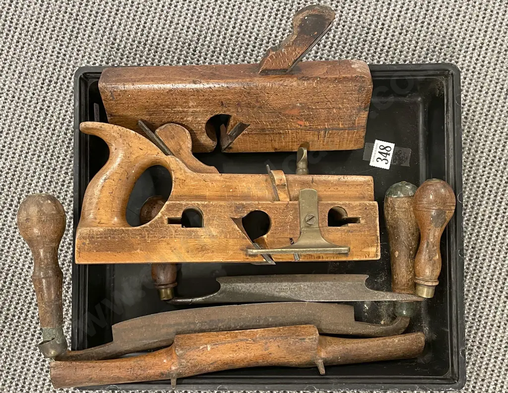 Qty of Vintage Planers and Wooden Handled Tools Image 1++