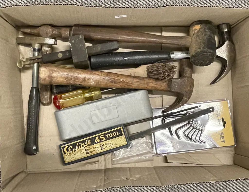 Box of Assorted Vintage Tools Image 1++