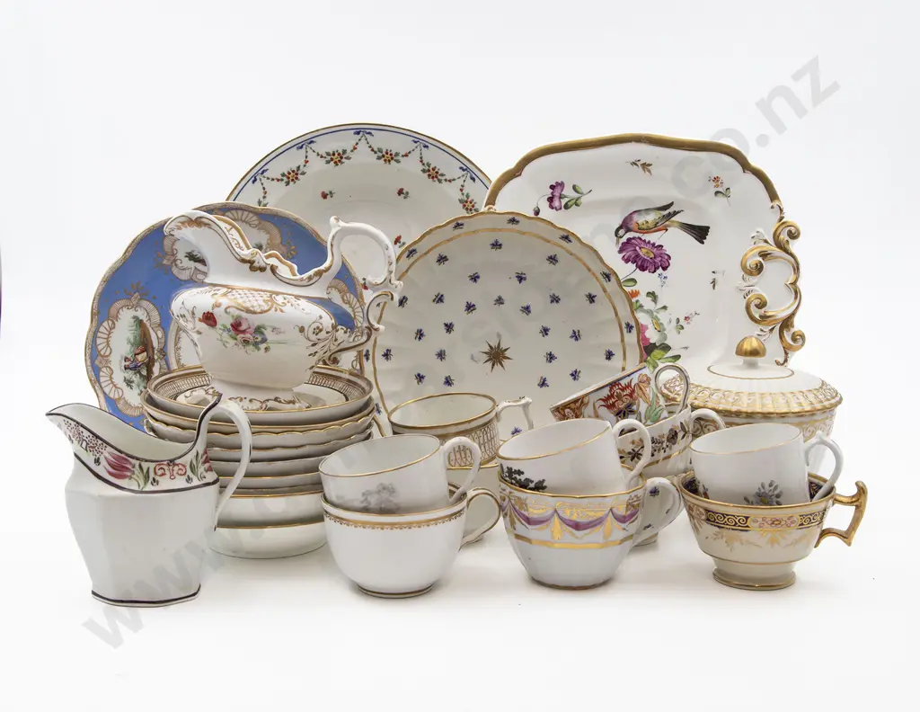 Quantity of Late C18th & early C19th Hand Painted Porcelain Image 1++