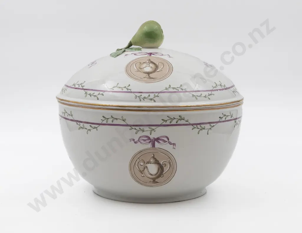 Large Early C20th Dresden Lidded Tureen Image 1++