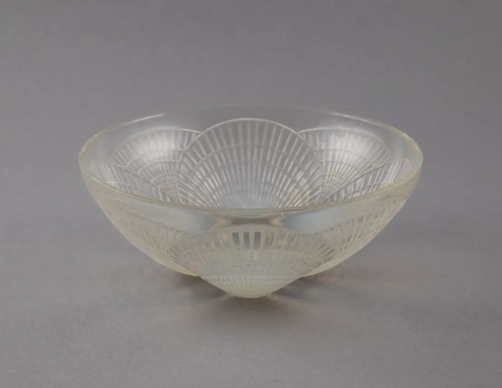 Rene Lalique Opalescent Bowl Image 1++