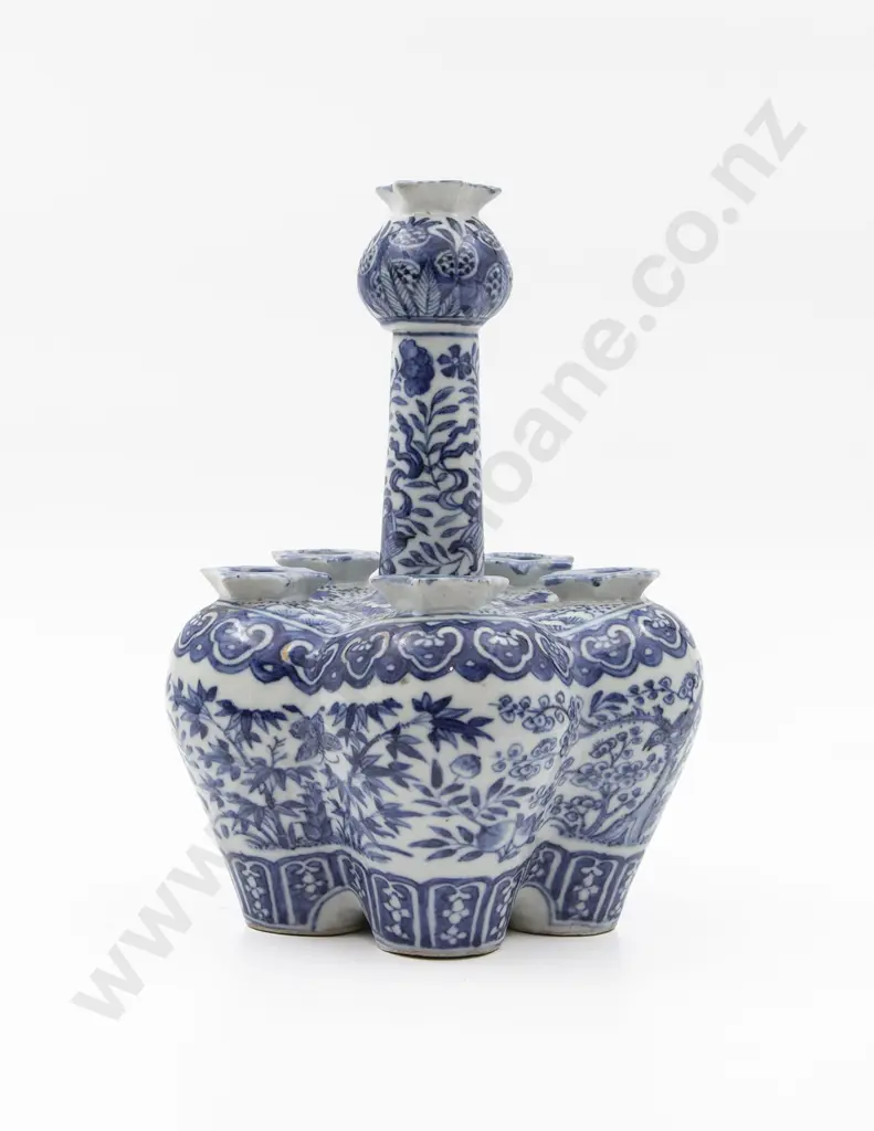C19th Chinese Export Ware Blue & White Tulip Vase Image 1++
