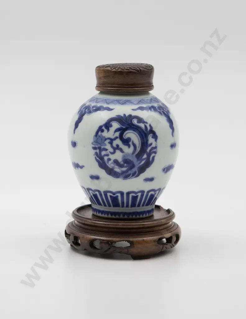Small Chinese Blue & White Vase & Cover On Stand Image 1++