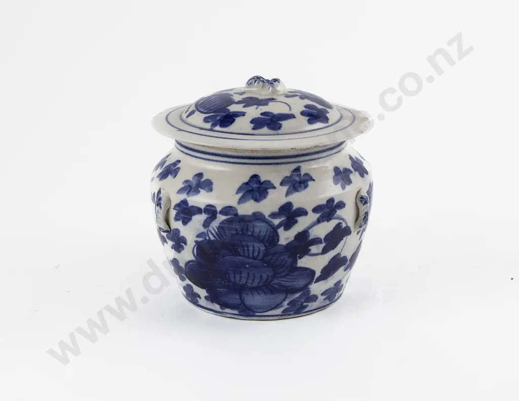 Small C19th Chinese Blue & White Lidded Pot Image 1++