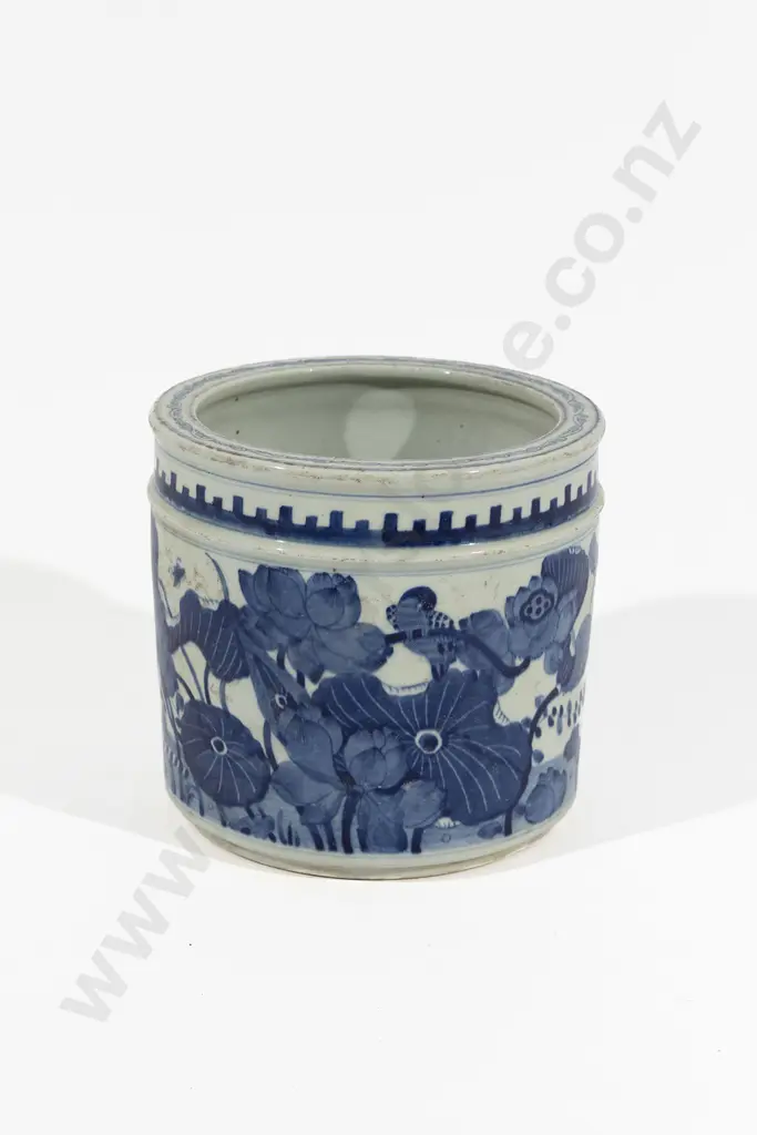 C19th Chinese Blue & White Cylindrical Jardiniere Image 1++