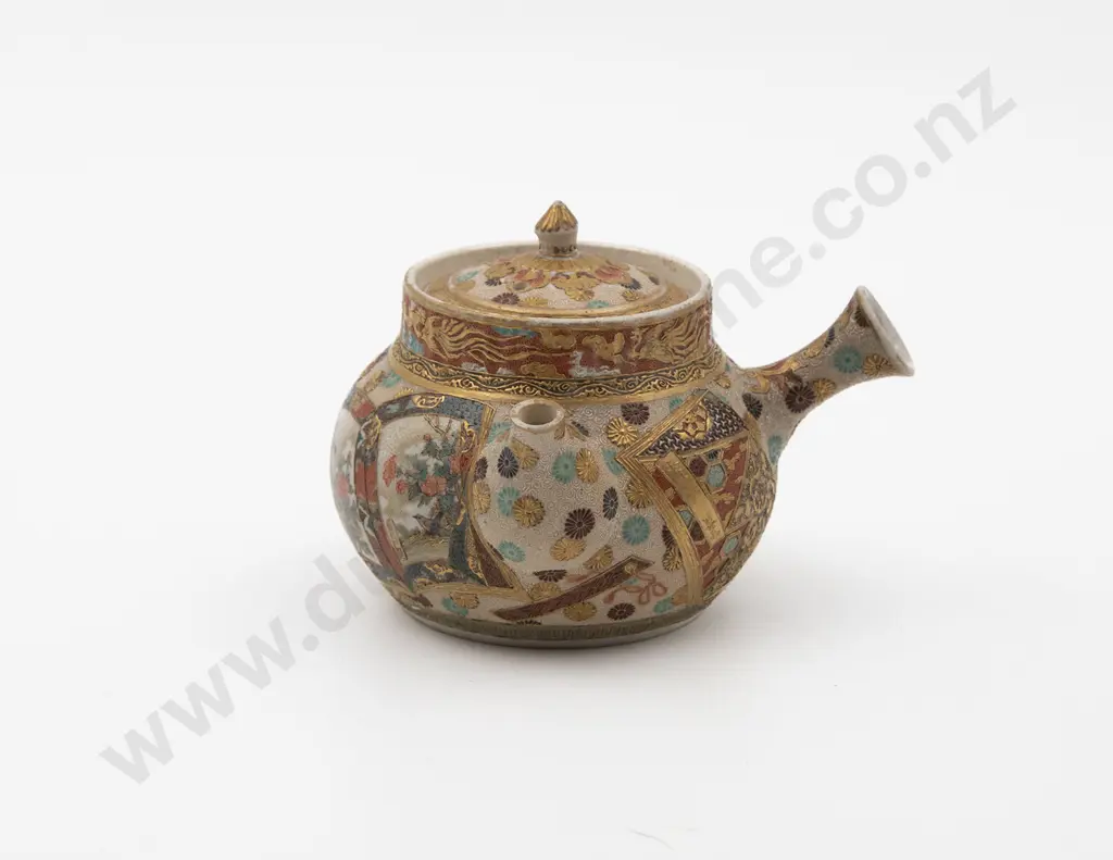 Fine Meiji Period Japanese Satsuma Miniature Sake Pot Image 1++