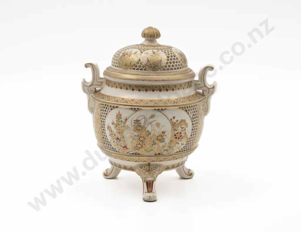 Fine Quality Meiji Period Japanese Satsuma Lidded Koro Image 1++