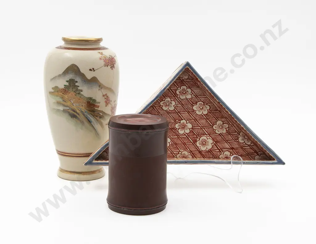 Satsuma Vase Triangular Dish & Tea Caddy Image 1++
