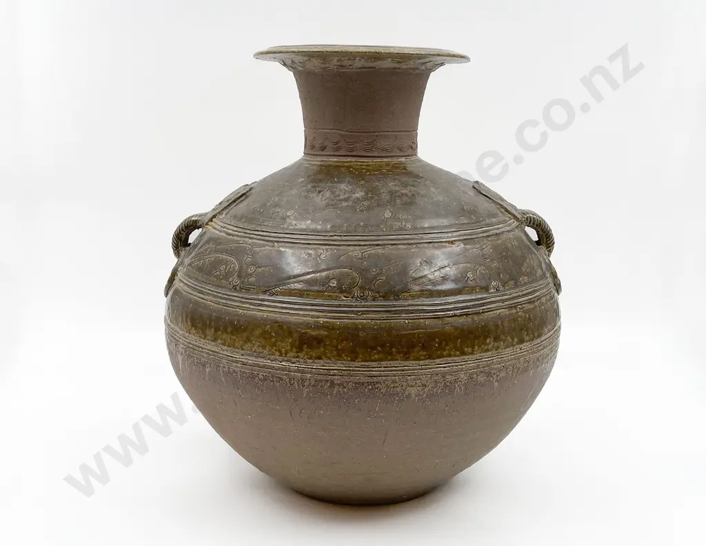 Chinese Han Dynasty Style Vase Image 1++