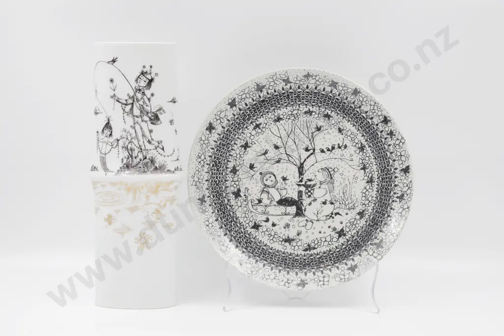 Wimblad Plate Together With A Vase Image 1++