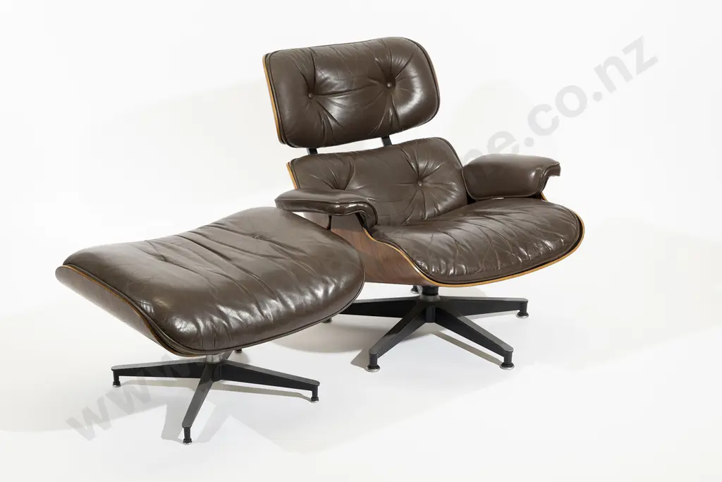 Charles and Ray Eames for Herman Miller Vintage 670 Lounge chair and 671 Ottoman. Image 1++
