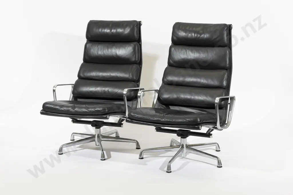 Charles and Rae Eames for Herman Miller Pair of Group Management Chairs Image 1++