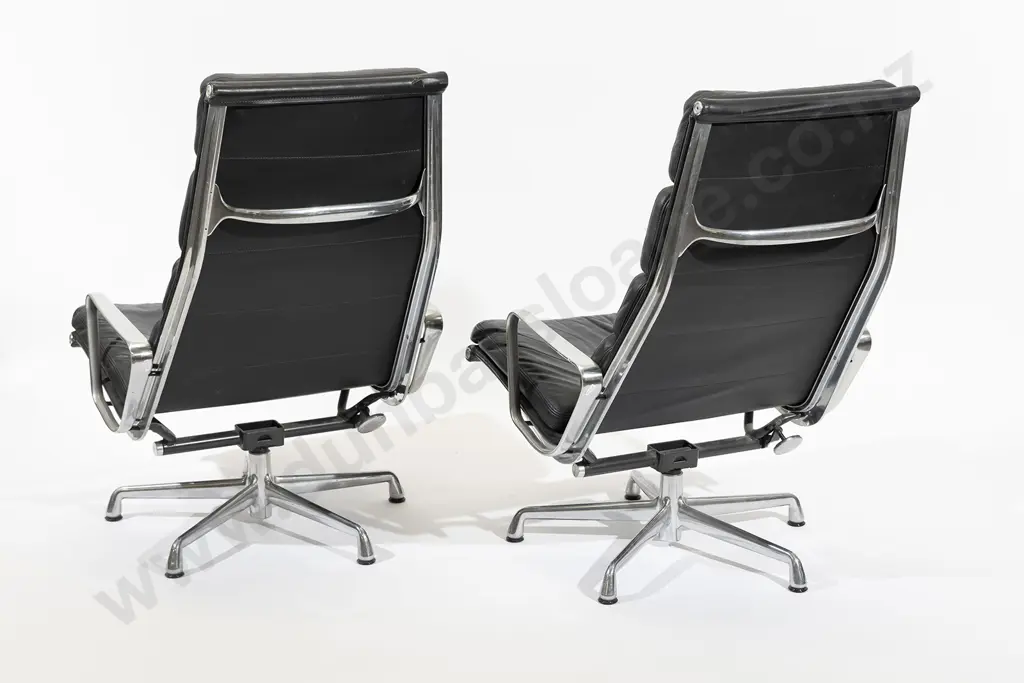 Charles and Rae Eames for Herman Miller Pair of Group Management Chairs Image 1++