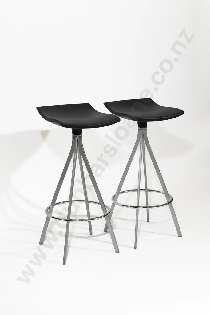 Pair of Barcelona Bar Stools Image 1++