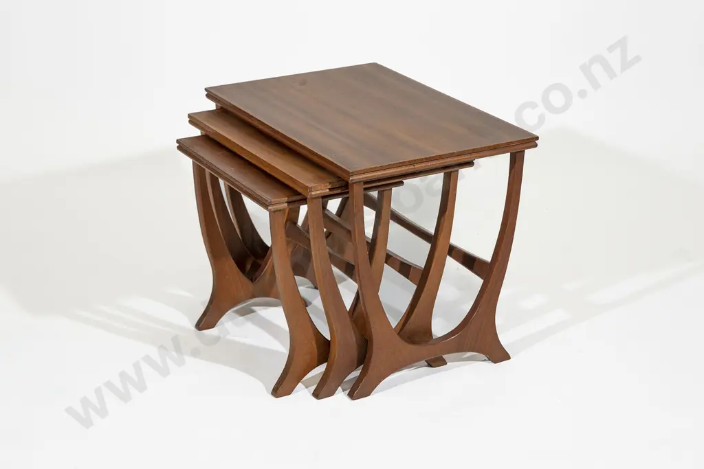 Wilton Maryland Nest of Three Tables Image 1++