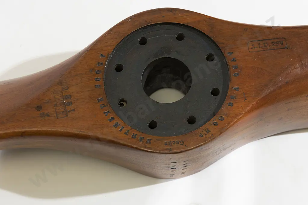 A World War One Laminated Wood Avro Propellor from a Martyn Handasyde Scout 1 Image 1++