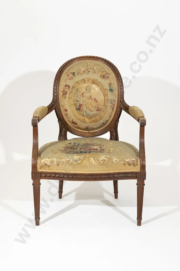 C19th French Walnut Fauteil Image 1++