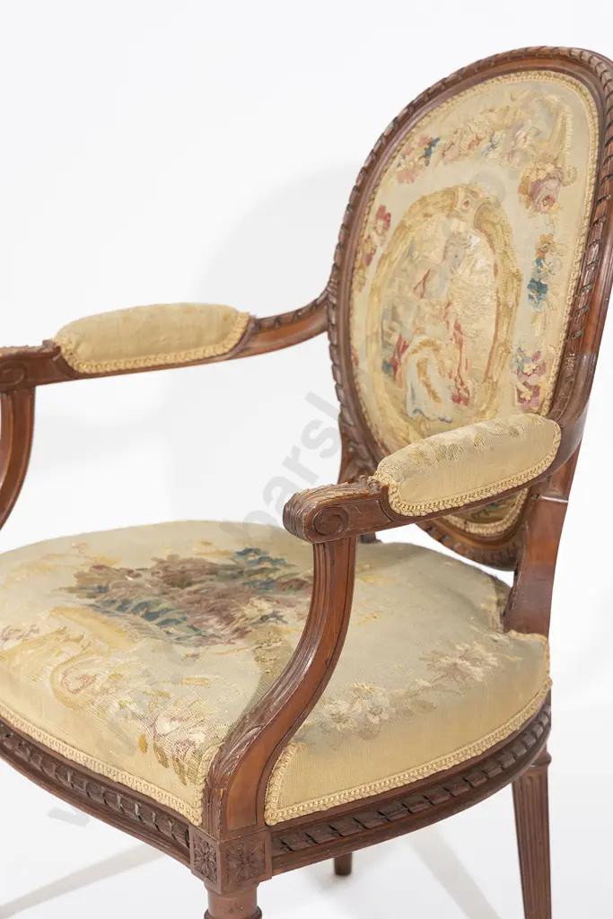C19th French Walnut Fauteil Image 1++
