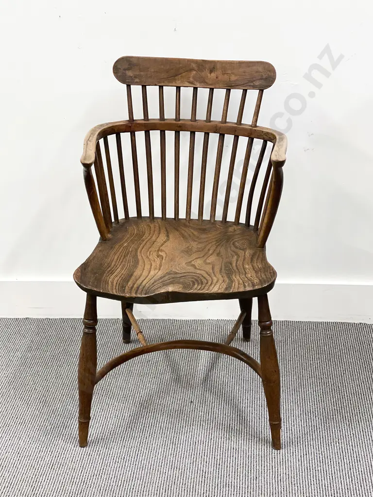A 19th Century Elm and Yew Windsor Chair Image 1++