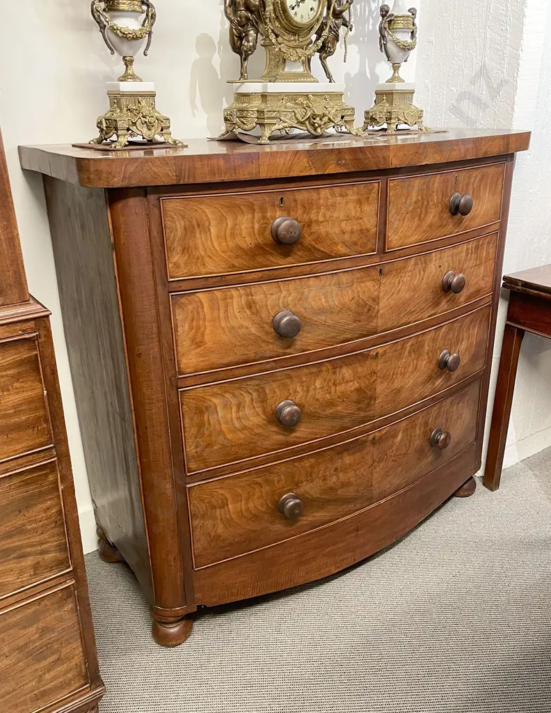Vict Mahogany Bow Front Chest Image 1++