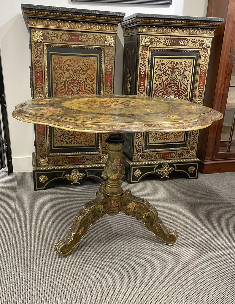 19th Century Venetian Pedestal Table Image 1++
