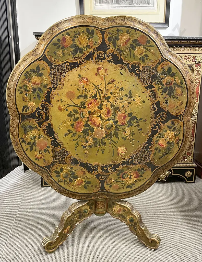 19th Century Venetian Pedestal Table Image 1++
