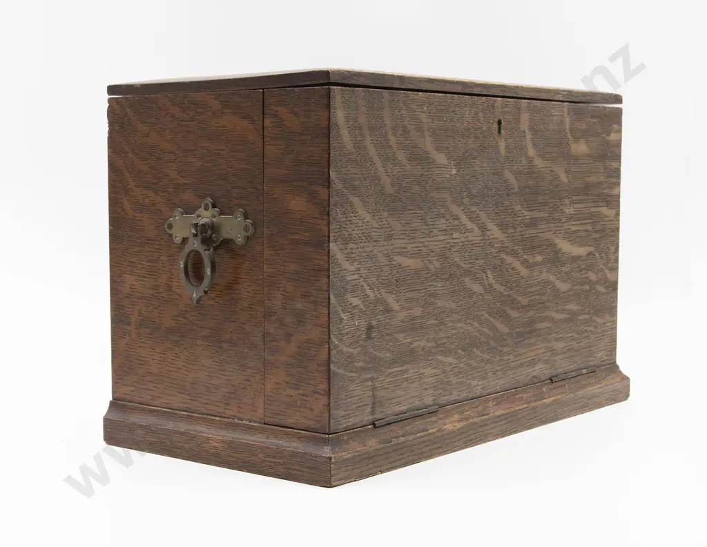 Late Vict Oak Travelling Writing Box Image 1++