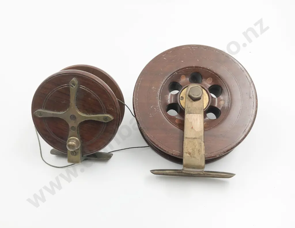 Vict Walnut Star Back Nottingham Reel Image 1++
