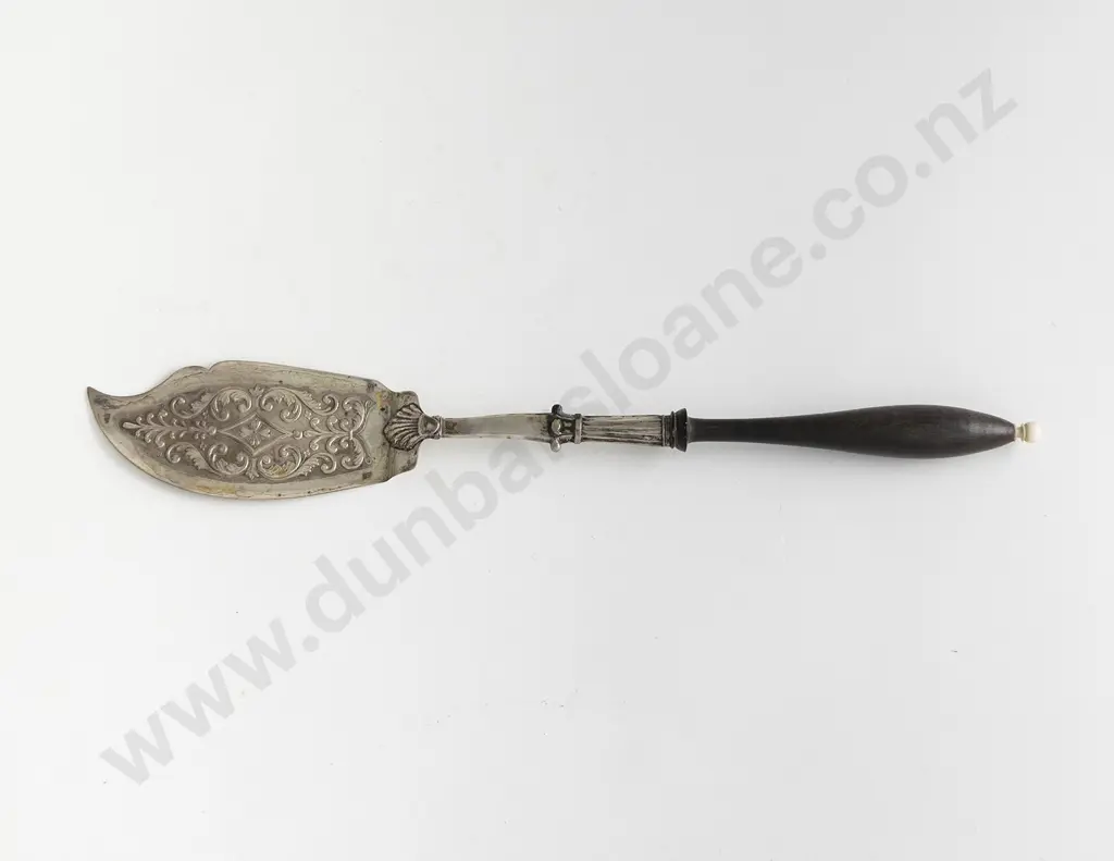 Early C19th European Silver Cake Slice Image 1++