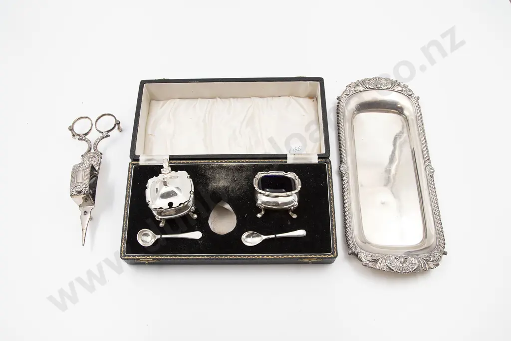 Cased S/Plate Part Cruet Set & S/Plate Candle Snuffers & Tray Image 1++