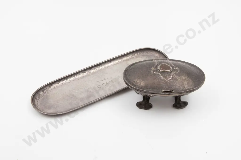 Arts & Crafts Trinket Box (possibly unmarked silver) Image 1++