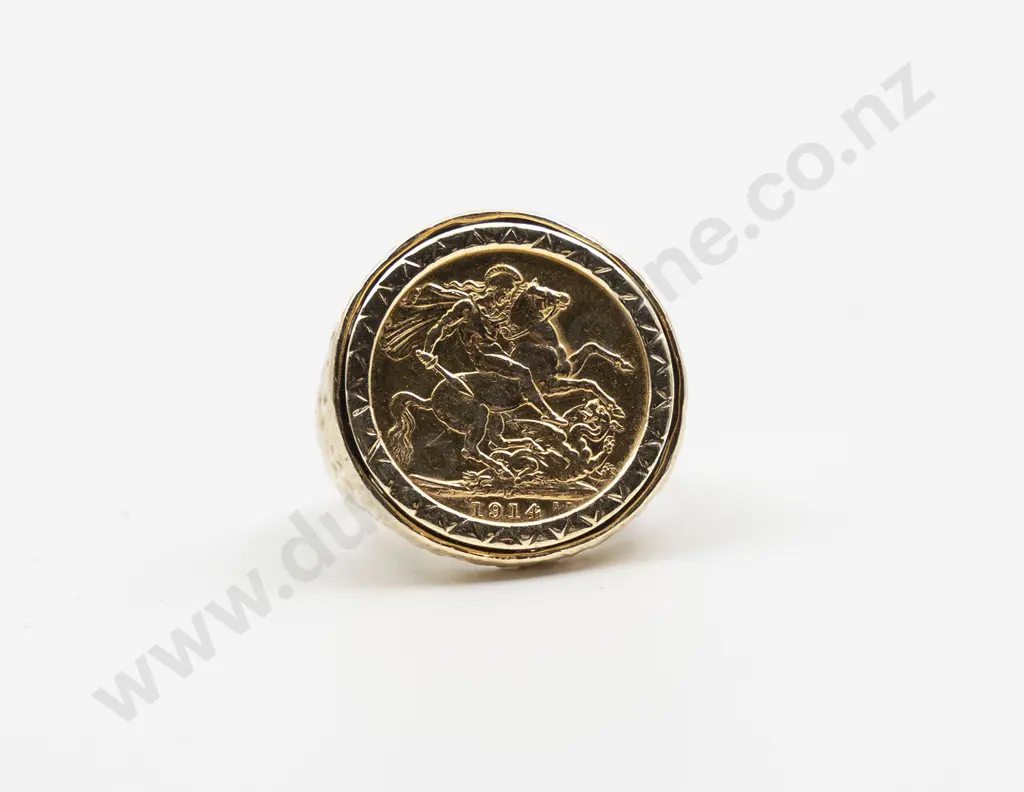 9ct Mounted 1914 Gold Sovereign Ring Image 1++