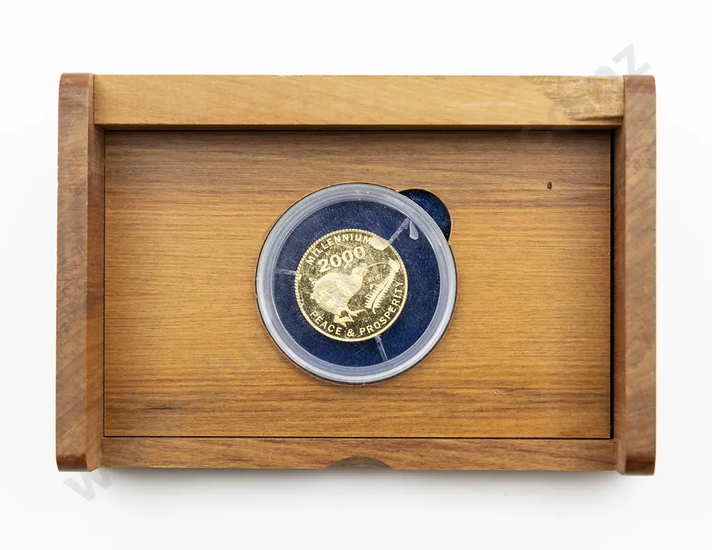 NZ 2000 Millennium Gold Kiwi Image 1++