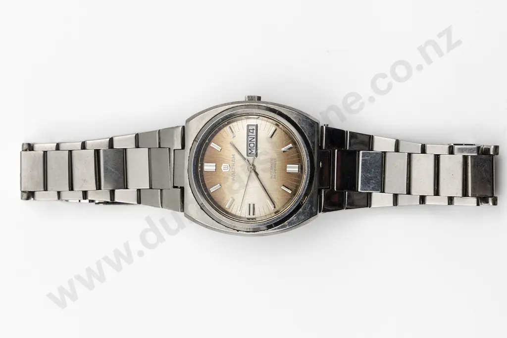 Waltham Automatic 25 Jewels Gents Wrist Image 1++
