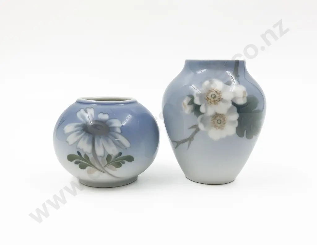 B&G Ovoid Vase and Royal Copenhagen Squat Bud Vase Image 1++