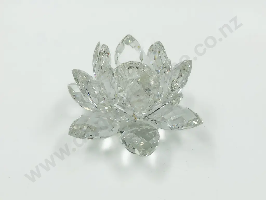 Swarovski Crystal Lotus Flower Form Candleholder Image 1++