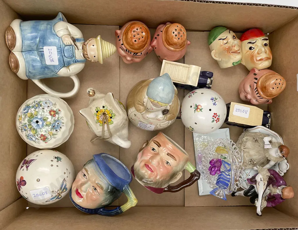 Small Box of Assorted Incl. Novelty Salt & Peppers Etc. Image 1++