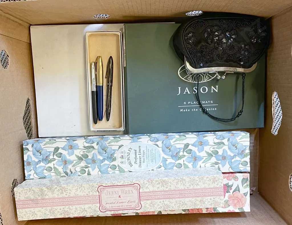 Box of Assorted Incl. Drawer Liners and Placemats Etc. Image 1++