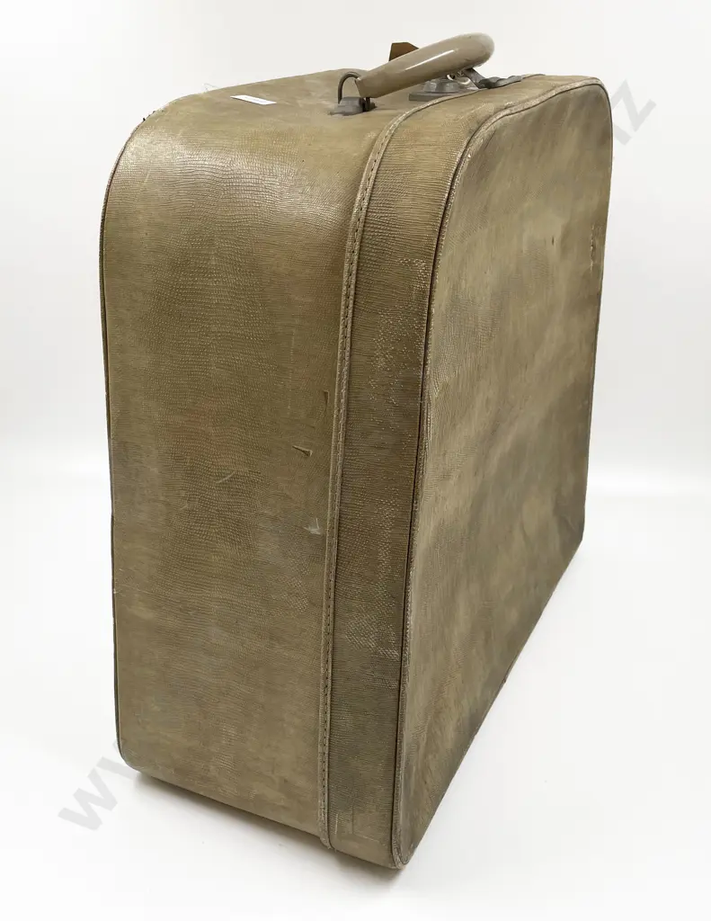 Vintage Linen Case Image 1++