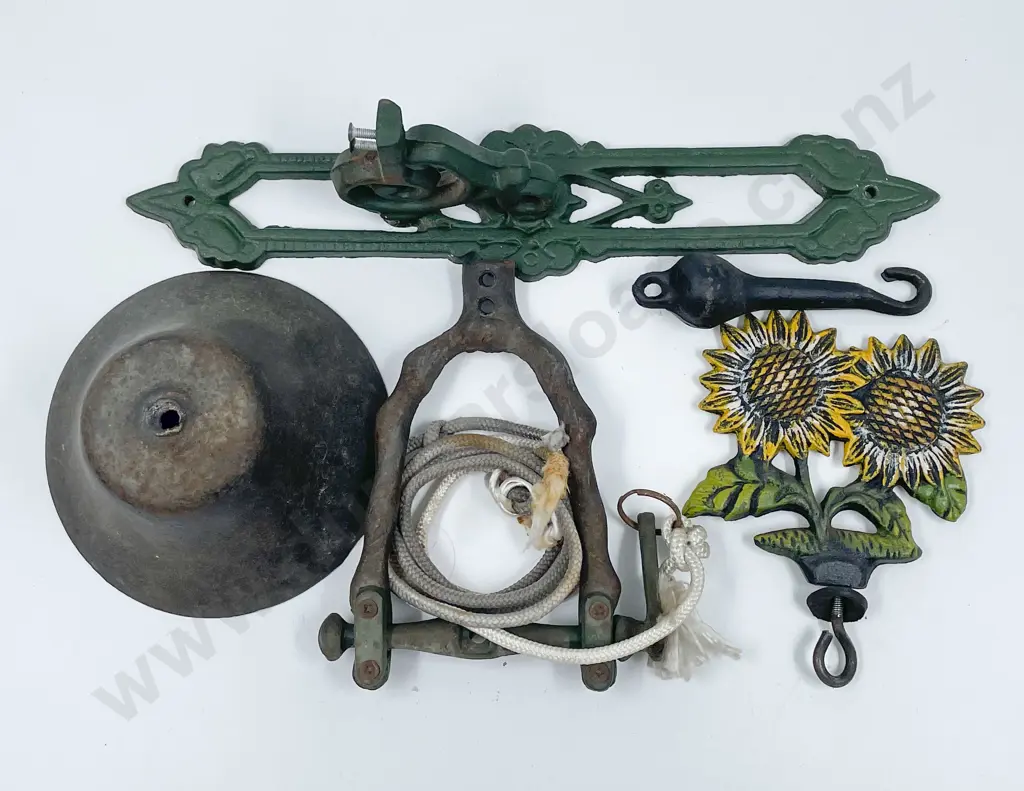 Vintage Cast Metal Hanging Doorbell Image 1++