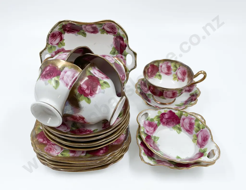 Quantity of Assorted Royal Albert Floral China Image 1++