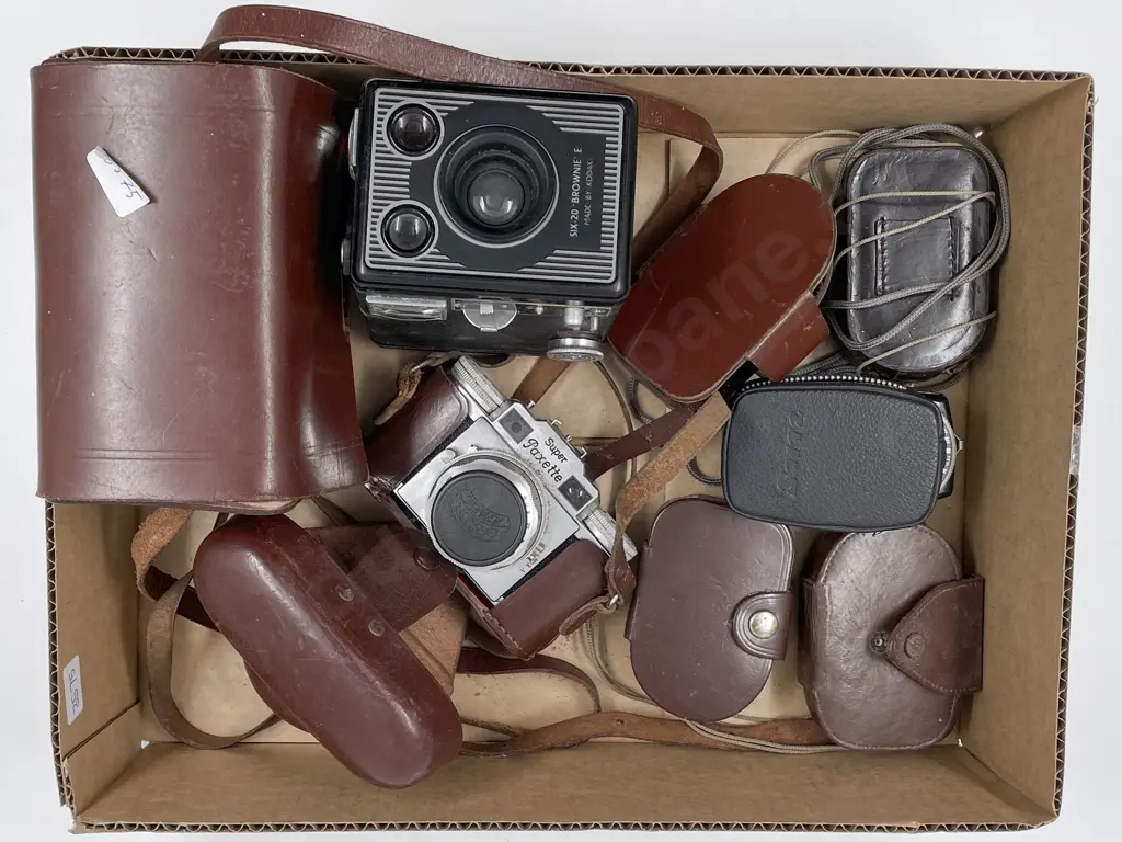 Box of Assorted Vintage Cameras and Accessories Incl. Box Brownie Image 1++